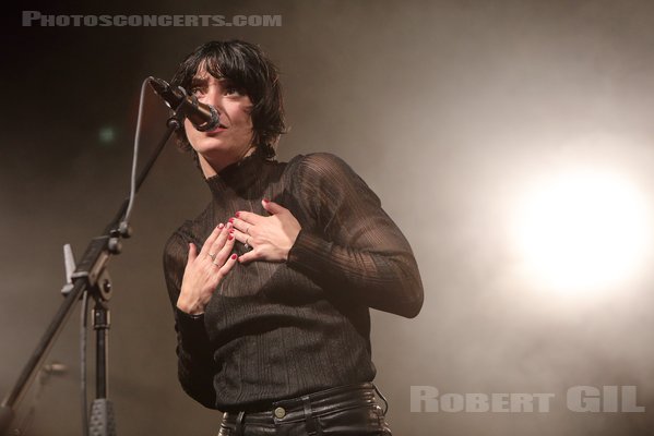 SHARON VAN ETTEN - 2022-06-15 - PARIS - La Cigale - 